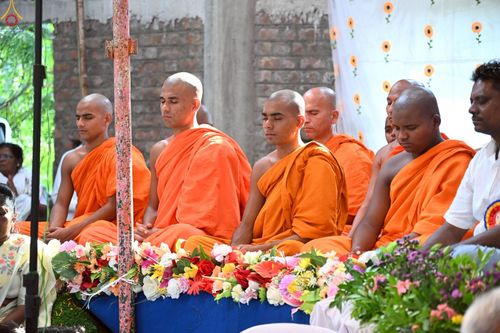 ภาพ No.263337:วันที่ 16 ตุลาคม พ.ศ. 2568 กฐินสมทบหลวงพ่อ ธัมมชโย ถวายแด่ วัดพุทธตรีรัตนะ วิหาร , เมือง ดร อัมเบ็ดการ์ นาการ์ นันเดท  รัฐมหาราษฎร์  ประเทศอินเดีย 