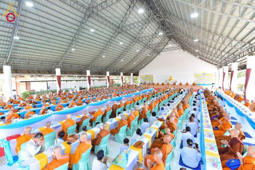 ภาพ No.175548:พิธีถวายมหาสังฆทาน 348 วัด ฉลองครบรอบ 8 ปี ธุดงค์สถานอำนาจเจริญ บูชาธรรม 80 ปี หลวงพ่อธัมมชโย วันที่ 17 พฤศจิกายน พ.ศ. 2567