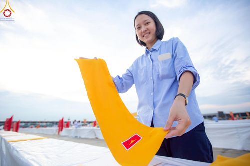 ภาพ No.218912:วันที่ 18-20 เมษายน พ.ศ. 2568 การเตรียมงานในลานธรรม , วิหารคด เพื่องานวันคุ้มครองโลก 22 เมษายน พศ. 2568