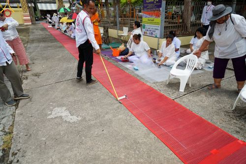 ภาพ No.129976:V.34 เพื่อธรรมเพื่อบางกล่ำ การรับบุญของเจ้าหน้าที่หน่วยงานต่างๆ  เพื่องานธรรมยาตราอัญเชิญพระบรมสารีริกธาตุ ประดิษฐาน ณ มหารัตนเจดีย์สิริปทุมสวรรค์ (เจดีย์อริยพุทธะ 5 พระองค์) ณ ศูนย์ปฏิบัติธรรมภาคใต้ อ.บางกล่ำ จ.สงขลา ระหว่างวันที่ 9-10 มีนาคม พ.ศ. 2567