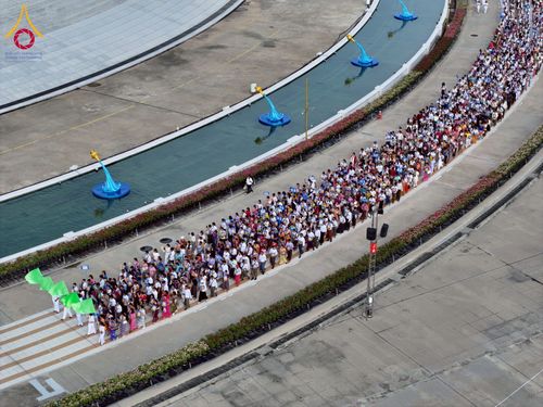 ภาพ No.232774:วันอาทิตย์ที่ 6 กรกฏาคม พ.ศ. 2568 พิธีสวดธัมมจักกัปปวัตตนสูตร เมียนมา ครั้งที่ 8 ณ มหาธรรมกายเจดีย์ วัดพระธรรมกาย