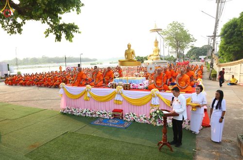 ภาพ No.135367:โครงการตักบาตรข้าวสารอาหารแห้งพระภิกษุสามเณร ๑,๐๐๐ รูป วันอังคารที่ ๙ เมษายน พ.ศ.๒๕๖๗ ณ ถนนหน้าที่ว่าการอำเภอคลองขลุง (เส้นเลียบแม่น้ำปิง) ตำบลคลองขลุง อำเภอคลองขลุง จังหวัดกำแพงเพชร