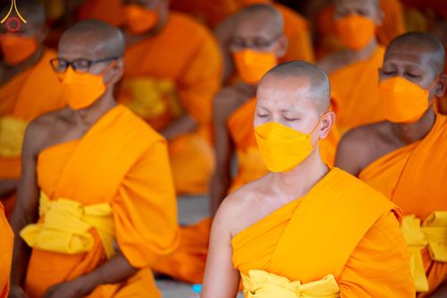 ภาพ No.118963:คณะพุทธบุตรธรรมยาตราร่วมปฏิบัติธรรม และถ่ายภาพหมู่ประวัติศาสตร์ ในโครงการธรรมยาตราฯ ปีที่ 12  วันที่ 25 มกราคม พ.ศ. 2567  ณ อาคารธรรมยาตรา กตัญญูบูชามหาปูชนียาจารย์  ตรงข้ามวัดปากน้ำภาษีเจริญ จ.กรุงเทพมหานคร