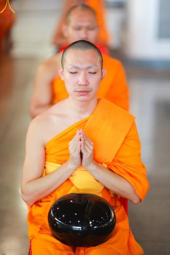 ภาพ No.158903:พิธีตักบาตร ในวันอาทิตย์ต้นเดือน วันที่ 6 ตุลาคม พ.ศ. 2567 ณ สภาธรรมกายสากล วัดพระธรรมกาย