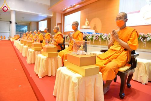 ภาพ No.95247:พิธีมุทิตาพระมหาเถระและพระเถระ ครั้งที่ 29 วันอาทิตย์ที่ 19 พฤศจิกายน พ.ศ. 2566 ณ ห้องแก้วสารพัดนึก สภาธรรมกายสากล วัดพระธรรมกาย