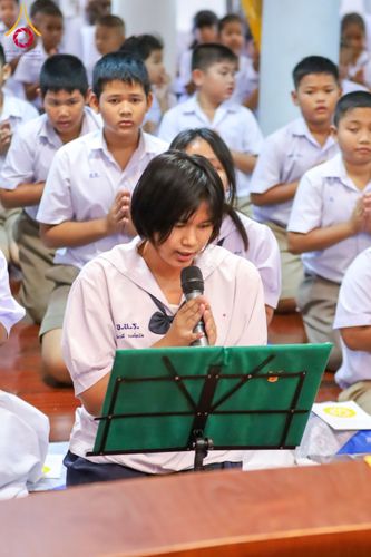 ภาพ No.180125:กิจกรรมวันรวมพลังเด็กดี V-Star ผู้นำฟื้นฟูศีลธรรมโลก ประจำปีพุทธศักราช 2567 จังหวัดสุโขทัย เพื่อรวมพลังสร้างความดี นั่งสมาธิภาวนาถวายเป็นพุทธบูชา และเพื่อส่งเสริมการเรียนรู้พระพุทธศาสนา วันที่ 3 ธันวาคม พ.ศ. 2567