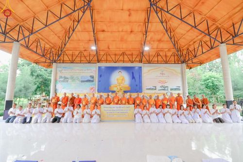 ภาพ No.153861:โครงการอบรมอุบาสก อุบาสิกาแก้ว รุ่นที่ 1 ผู้แทนทอดกฐินสามัคคี 30,000 วัดทั่วไทย ระหว่างวันที่ 6-8 กันยายน พ.ศ. 2567 ณ ศูนย์ปฏิบัติธรรมหนองบัวลำภู