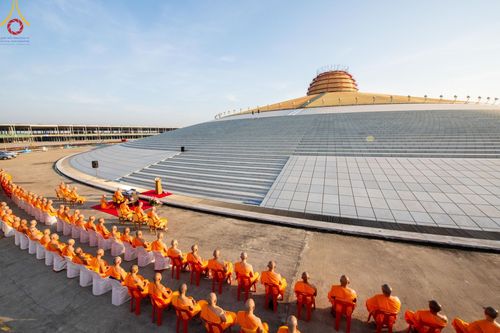 ภาพ No.194468:พิธีปฐมเริ่มสุวรรณรังสรรค์มหาธรรมกายเจดีย์ วันจันทร์ที่ 13 มกราคม พ.ศ. 2568 ณ มหาธรรมกายเจดีย์ วัดพระธรรมกาย จ.ปทุมธานี