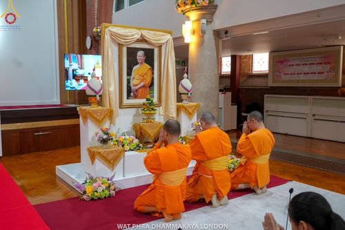 ภาพ No.186096:พิธีมุทิตาสักการะ เนื่องในวาระอายุวัฒนมงคล ๘๔ ปี หลวงพ่อทัตตชีโว วันอาทิตย์ที่ ๒๒ ธันวาคม พ.ศ. ๒๕๖๗ ณ วัดพระธรรมกายลอนดอน