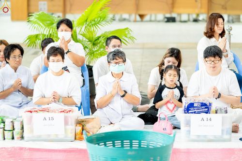 ภาพ No.229613:วันอาทิตย์ที่ 22 มิถุนายน พ.ศ. 2568 พิธีตักบาตรฉลองพระบวชใหม่ โครงการอุปสมบทหมู่ผู้บริหารรุ่นที่ 15 ณ วิหารคด วัดพระธรรมกาย