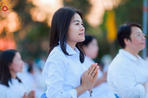 ภาพ No.109546:พิธีจุดประทีปถวายเป็นพุทธบูชา และบูชาธรรมมหาปูชนียาจารย์ วันที่ 10 มกราคม พ.ศ. 2567 ณ อนุสรณ์สถานคลองบางนางแท่น อ.สามพราน จ.นครปฐม