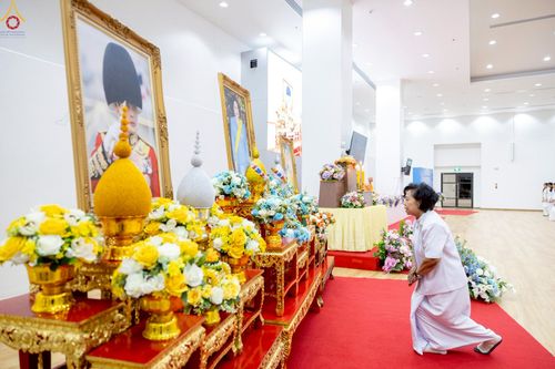 ภาพ No.242695:วันที่ 29-31 สิงหาคม พ.ศ. 2568 องค์กรภาคีเครือข่าย “บวร” (บ้าน-วัด-โรงเรียน-ราชการ) อ.คลองหลวง จัดบวชอุบาสิกาแก้ว ถวายพระราชกุศลแด่สมเด็จพระพันปีหลวง - กตัญญูบูชาแด่ผู้มีพระคุณ