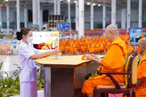 ภาพ No.83794:พิธีมอบโล่เกียรติยศ โครงการผู้นำแสงสว่างออนไลน์ ประจำปี 2565 ในวันอาทิตย์ที่ 2 กรกฎาคม พ.ศ. 2566 ณ วัดพระธรรมกาย