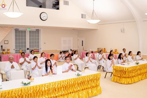 ภาพ No.252014:วันที่ 9 ตุลาคม พ.ศ. 2568 วัดพระธรรมกายซีลีคอนวัลเลย์ Dhammakaya Meditation Center Silicon Vally  เมืองมอแกนฮิลล์ รัฐเคลิฟอร์เนีย สหรัฐอเมริกา  ได้จัดงาน วันคล้ายวันเกิดด้วยรูปกายเนื้อ  พระมงคลเทพมุนี ครบ 141 ปี โดยมีกำหนดการช่วงเย็น พิธีมุทิตาสักการะพระ