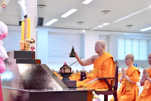 ภาพ No.243580:วันอาทิตย์ที่ 7 กันยายน พ.ศ. 2568 พิธีบูชาครูผู้ค้นพบวิชชาธรรมกาย , พิธีบูชาข้าวพระ ณ สภาธรรมกายสากล วัดพระธรรมกาย