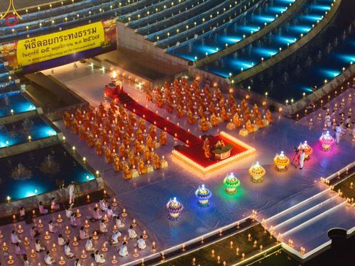 ภาพ No.170270:พิธีลอยกระทงธรรม ณ สระเศรษฐีทะเลบุญ มหาวิหารพระมงคลเทพมุนีฯ วัดพระธรรมกาย วันศุกร์ที่ 15 พฤศจิกายน พ.ศ.2567 (วันเพ็ญ 15 ค่ำ เดือน 12)