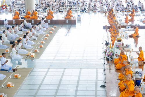 ภาพ No.104491:พิธีบุพเปตพลี ครั้งที่ 145 อุทิศบุญแด่หมู่ญาติที่ล่วงลับไปแล้ว และสืบทอดอายุพระพุทธศาสนา วันพุธที่ 27 ธันวาคม พ.ศ. 2566 (วันพระขึ้น 15 ค่ำ เดือน 12 ) ณ หอฉันคุณยายอาจารย์ฯ วัดพระธรรมกาย