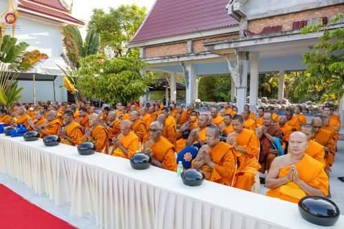 ภาพ No.131787:พิธีถวายสังฆทาน 323 วัด 4 จังหวัดชายแดนภาคใต้ ปีที่ 20 ครั้งที่ 167 และ พิธีมอบกองทุนหนุนแรงใจช่วยครูใต้ ปีที่ 17 ครั้งที่ 132 วันเสาร์ที่ 23 มีนาคม พ.ศ. 2567 ณ วัดมุจลินทวาปีวิหารพระอารามหลวง อ.หนองจิก จ.ปัตตานี