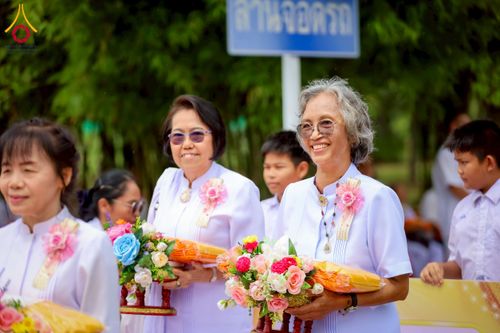 ภาพ No.255004:วันที่ 15 ตุลาคม พ.ศ. 2568 พิธีทอดกฐินสามัคคีประจำปี 2568 บูชาธรรม 81 ปี หลวงพ่อธัมมชโย ณ ศูนย์อบรมเยาวชนกาญจนบุรี