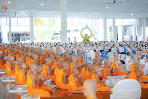 ภาพ No.140042:พิธีบุพเปตพลี ครั้งที่ 151 ร่วมอุทิศบุญกุศลแด่หมู่ญาติที่ล่วงลับไปแล้ว และสืบทอดอายุพระพุทธศาสนา วันพฤหัสบดีที่ 6 มิถุนายน พ.ศ. 2567 (วันพระ แรม 15 ค่ำ เดือน 6) ณ หอฉันคุณยายอาจารย์ วัดพระธรรมกาย