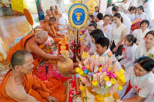 ภาพ No.264249:วันที่ 18 ตุลาคม พ.ศ. 2568 พิธีทอดกฐินสามัคคีทั่วไทย 30,000 วัด โดยคณะศิษยานุศิษย์ บูชาธรรม 81 ปี หลวงพ่อธัมมชโย ณ วัดศรีโพธิ์ชัย บ้านไร่ ต.ไกคำ อ.เมือง จ.อำนาจเจริญ