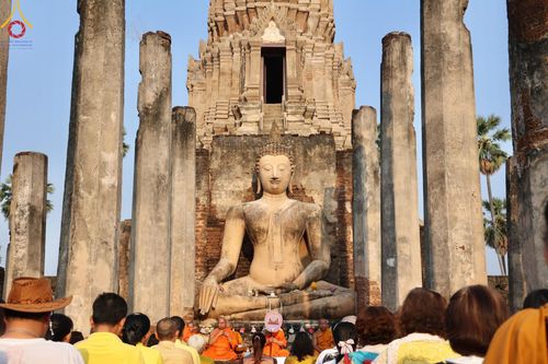 ภาพ No.58664:พิธีตักบาตรพระ ๑,๐๐๐ รูป สมโภชครบรอบ ๘๐๐ ปี พระบรมธาตุเมืองเชลียง ณ วัดพระศรีรัตนมหาธาตุ ราชวรวิหาร  (วัดพระปรางค์) ต.ศรีสัชนาลัย  อ.ศรีสัชนาลัย จ.สุโขทัย วันพฤหัสบดีที่ ๒๕ เมษายน พ.ศ. ๒๕๖๗