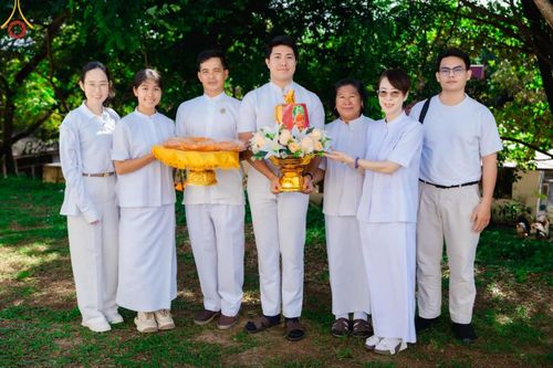 ภาพ No.166726:พิธีทอดกฐิน ณ วัดเขาดินมังกรทอง อ.บ่อทอง จ.ชลบุรี  ในโครงการกฐินสามัคคีทั่วไทย 30,000 วัด บูชาธรรม 80 ปี หลวงพ่อธัมมชโย โดยคณะศิษยานุศิษย์วัดพระธรรมกาย วันที่ 23 ตุลาคม พ.ศ. 2567