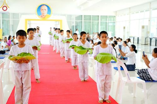 ภาพ No.134815:พิธีตัดปอยผม พิธีขอขมารับผ้าไตร พิธีบรรพชา และพิธีถวายบาตร ในโครงการบรรพชาสามเณร ฟื้นฟูพระพุทธศาสนาทั่วไทย  ณ ศูนย์ปฏิบัติธรรมและศูนย์อบรมเยาวชนเพชรบุรี ต.ท่าแลง อ.ท่ายาง จ.เพชรบุรี