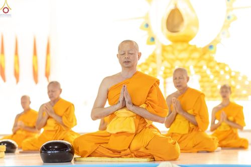 ภาพ No.240371:วันพุธที่ 27 สิงหาคม พ.ศ. 2568 พิธีตักบาตร ในวันธรรมชัย ณ วัดพระธรรมกาย จ.ปทุมธานี