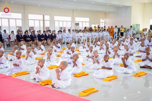 ภาพ No.58534:โครงการบรรพชาสามเณร ภาคฤดูร้อน เฉลิมพระเกียรติพระบาทสมเด็จพระเจ้าอยู่หัว เนื่องในโอกาส พระราชพิธีมหามงคลเฉลิมพระชนมพรรษา 6 รอบ 28 กรกฎาคม พ.ศ. 2567 ระหว่างวันที่ 20 เมษายน ถึง 6 พฤษภาคม 2567 ณ วัดกลางธนรินทร์ (ธรรมอุทยานบ้านแป้ง)