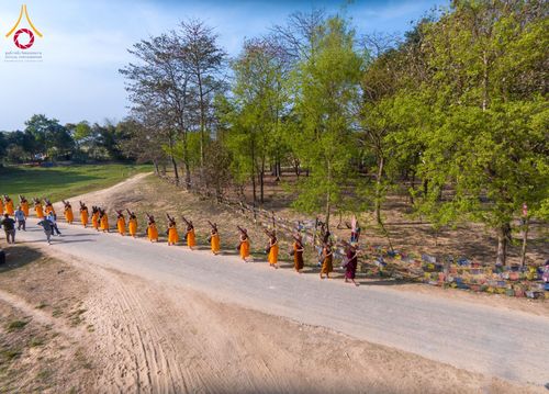 ภาพ No.132316:พิธีจุดโคมประทีปถวายเป็นพุทธบูชา ในโครงการบรรพชา 1,250 รูป ณ แดนประสูติ สวนลุมพินี ประเทศเนปาล วันที่ 17 มีนาคม พ.ศ. 2567