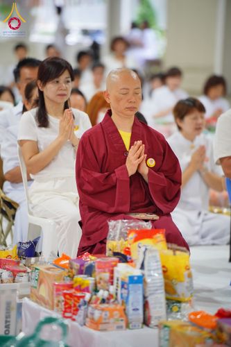 ภาพ No.144254:พิธีตักบาตรพระใหม่  โครงการบรรพชาอุปสมบทหมู่ ธรรมทายาทนานาชาติ (ภาษาจีน) ณ อาคารโถงช้าง วัดพระธรรมกาย วันอาทิตย์ที่ 14 กรกฎาคม พ.ศ. 2567