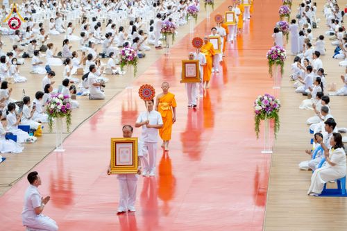 ภาพ No.232485:วันอาทิตย์ที่ 6 กรกฏาคม พ.ศ. 2568 พิธีมุทิตาสักการะพระครูสัญญาบัตร ปีพุทธศักราช 2568 ณ ห้องแก้วสารพัดนึก2 สภาธรรมกายสากล วัดพระธรรมกาย