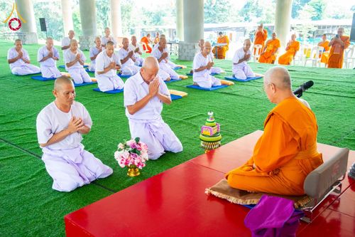 ภาพ No.181506:พิธีขอขมาผู้ปกครอง, พิธีมอบบาตรผ้าไตร, พิธีบรรพชาสามเณร โดยพระครูวิบูลย์เจติยาทร รองเจ้าคณะจังหวัดลำพูน ณ ธุดงคสถานลำพูน ต.เหล่ายาว  อ.บ้านโฮ่ง จ.ลำพูน วันที่ 5 ธันวาคม พ.ศ. 2567