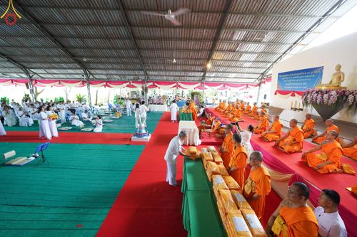 ภาพ No.152343:พิธีถวายมหาสังฆทานแด่พระภิกษุสงฆ์จำนวน 400 รูป ปีที่ 20 ณ ศูนย์อบรมเยาวชนผาสุกวนิช จ.ราชบุรี วันเสาร์ที่ 31 สิงหาคม พ.ศ. 2567