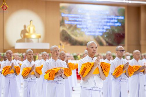 ภาพ No.217164:วันเสาร์ที่ 12 เมษายน พ.ศ. 2568 พิธีบรรพชา พิธีขอศีลและขอนิสสัย พิธีมอบบาตร ในโครงการอุปสมบทหมู่ บูชาธรรมหลวงพ่อธัมมชโย, โครงการธรรมทายาท ระดับอุดมศึกษา รุ่นที่ 52 ,  โครงการบวชพระนานาชาติ AEC & WAB CEO รุ่นที่ 4 ณ วัดพระธรรมกาย