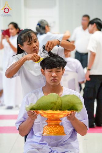 ภาพ No.216578:วันเสาร์ที่ 5 เมษายน พ.ศ. 2568 พิธีปลงผมธรรมทายาท โครงการบรรพชาอุปสมบทหมู่ธรรมทายาทอุดมศึกษารุ่น 52 ณ วัดพระธรรมกาย จ.ปทุมธานี