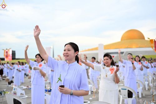 ภาพ No.252875:วันที่ 10 ตุลาคม พ.ศ. 2568 พิธีปลูกต้นทรัพย์บานชื่น ณ ลานธรรม วัดพระธรรมกาย