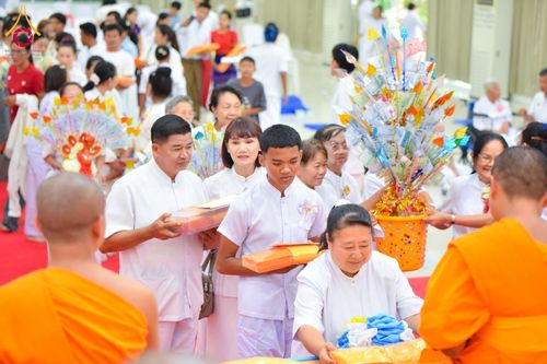 ภาพ No.171601:พิธีทอดกฐิน ณ ศูนย์ปฏิบัติธรรมและศูนย์อบรมเยาวชนเพชรบุรี ในโครงการกฐินสามัคคีทั่วไทย 30,000 วัด บูชาธรรม 80 ปี หลวงพ่อธัมมชโย โดยคณะศิษยานุศิษย์วัดพระธรรมกาย วันที่ 27 ตุลาคม พ.ศ. 2567
