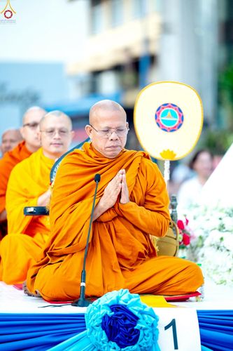 ภาพ No.237032:วันอาทิตย์ที่ 10 สิงหาคม พ.ศ. 2568 มหาสังฆทานครั้งยิ่งใหญ่ ตักบาตรพระ 10,000 รูป ถ.นิพัทธ์อุทิศ 3 ใจกลางนครหาดใหญ่ จ.สงขลา (ชุดที่ 2)