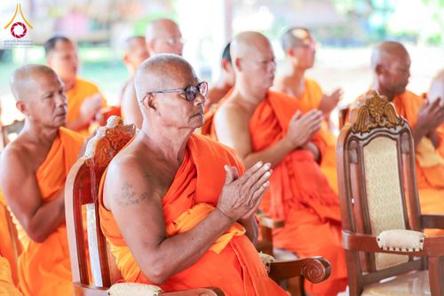 ภาพ No.175258:พิธีทอดปฐมกฐิน ธุดงคสถานวังทรายพูน เขาพนมพาธัมมานุสรณ์ พุทธันดรสุวรรณภูมิ  ต.หนองพระ อ.วังทรายพูน จ.พิจิตร ในโครงการกฐินสามัคคีทั่วไทย 30,000 วัด บูชาธรรม 80 ปี หลวงพ่อธัมมชโย โดยคณะศิษยานุศิษย์วัดพระธรรมกาย วันที่ 14 พฤศจิกายน พ.ศ. 2567