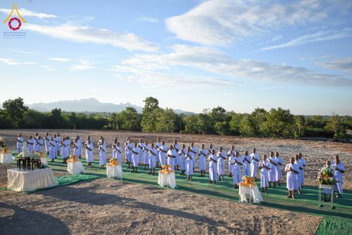 ภาพ No.278068:วันเสาร์ที่ 6 ธันวาคม พ.ศ. 2568 พิธีเวียนประทักษิณ ขอขมามอบผ้าไตร บรรพชาอุปสมบทหมู่ธรรมทายาท จำนวน 53 รูป โครงการอุปสมบทหมู่ รุ่นบูชาธรรมมหาปูชนียาจารย์ ประจำปี 2568 จังหวัดสระบุรี