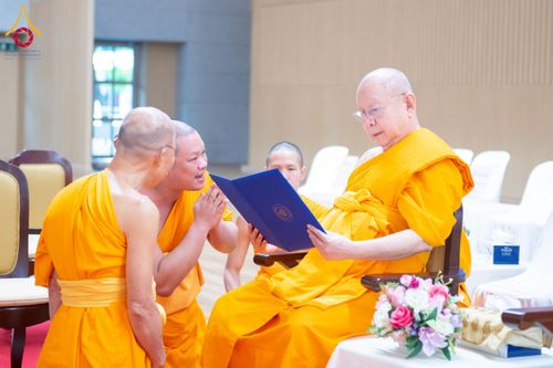 ภาพ No.267190:วันที่ 7 พฤศจิกายน พ.ศ. 2568 พิธีสอบธรรมสนามหลวง นักธรรมชั้นโท - เอก ณ สนามสอบวัดพระธรรมกาย