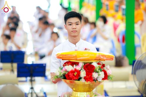 ภาพ No.159068:พิธีทอดผ้าป่าถวายทุนการศึกษาพระภิกษุสามเณรทั่วโลก และ พิธีถวายสังฆทานหนังสือพระไตรปิฏก 80 วัด บูชาธรรม 80 ปี หลวงพ่อธัมมชโย วันเสาร์ที่ 21 กันยายน พ.ศ. 2567 ณ โบสถ์พระไตรปิฏก วัดพระธรรมกาย