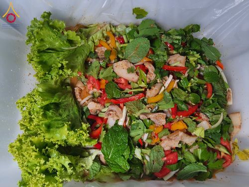 ภาพ No.197902:สาธุชนถวายภัตตาหารเป็นสังฆทาน แด่พระธรรมยาตรา ณ วัดโบสถ์(บน) ตำบลบางคูเวียง อำเภอบางกรวย จังหวัดนนทบุรี ในโครงการธรรมยาตรา กตัญญูบูชา มหาปูชนียาจารย์ พระมงคลเทพมุนี(สด จนฺทสโร) พระผู้ปราบมาร อนุสรณ์สถาน 7 แห่ง ปีที่ 13 วันที่ 19 มกราคม พ.ศ. 2568