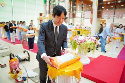 ภาพ No.262264:วันที่ 19 ตุลาคม พ.ศ. 2568 พิธีทอดกฐินเพื่อสร้าง ธรรมอุทยานลอยฟ้า 81 ปี หลวงพ่อธัมมชโย ณ วัดพระธรรมกายยามานาชิ ประเทศญี่ปุ่น 