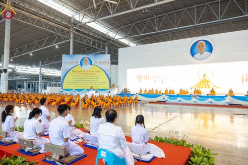 ภาพ No.99617:พิธีตักบาตรวันอาทิตย์ต้นเดือน ณ สภาธรรมกายสากล วัดพระธรรมกาย จ.ปทุมธานี วันอาทิตย์ที่ 3 ธันวาคม พ.ศ. 2566