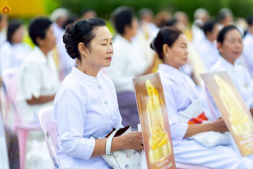 ภาพ No.239148:วันอาทิตย์ที่ 17 สิงหาคม พ.ศ. 2568 พิธีอัญเชิญรูปเหมือนพระมงคลเทพมุนี (สด จันทสโร) ณ ศาลากลางจังหวัดเลย ถึงลานพญานาค สวนสาธารณะกุดป่อง อ.เมือง จ.เลย