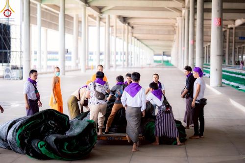 ภาพ No.219046:วันที่ 19-21 เมษายน พ.ศ. 2568 การเตรียมงานในลานธรรม , วิหารคด เพื่องานวันคุ้มครองโลก 22 เมษายน พ.ศ. 2568