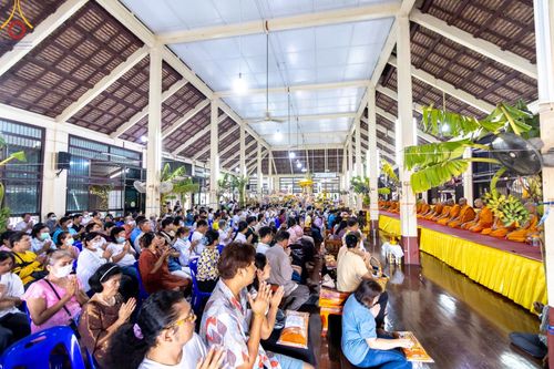 ภาพ No.162432:โครงการกฐินสามัคคีทั่วไทย 30,000 วัด  บูชาธรรม 80 ปี หลวงพ่อธัมมชโย  โดย คณะศิษยานุศิษย์วัดพระธรรมกาย ณ วัดลานตากฟ้า อ.นครชัยศรี จ.นครปฐม วันศุกร์ที่ 18 ตุลาคม พ.ศ. 2567